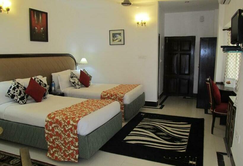اتاق لوکس, Kaziranga Golf Resort