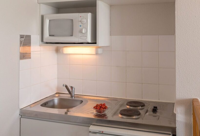 استودیوی استاندارد, Appart City Classic La Rochelle Centre