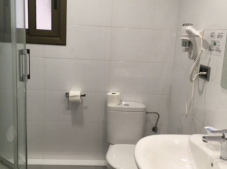 اتاق استاندارد, Hostal Levante Barcelona