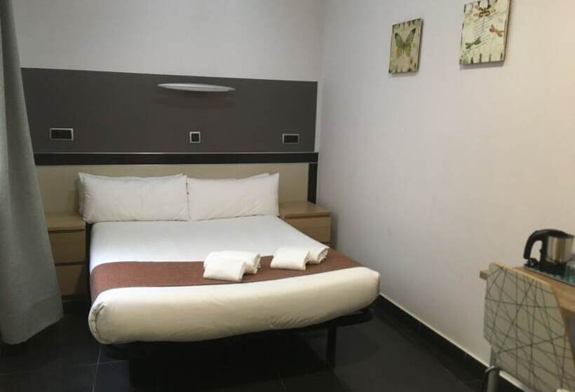 اتاق استاندارد, Hostal Levante Barcelona