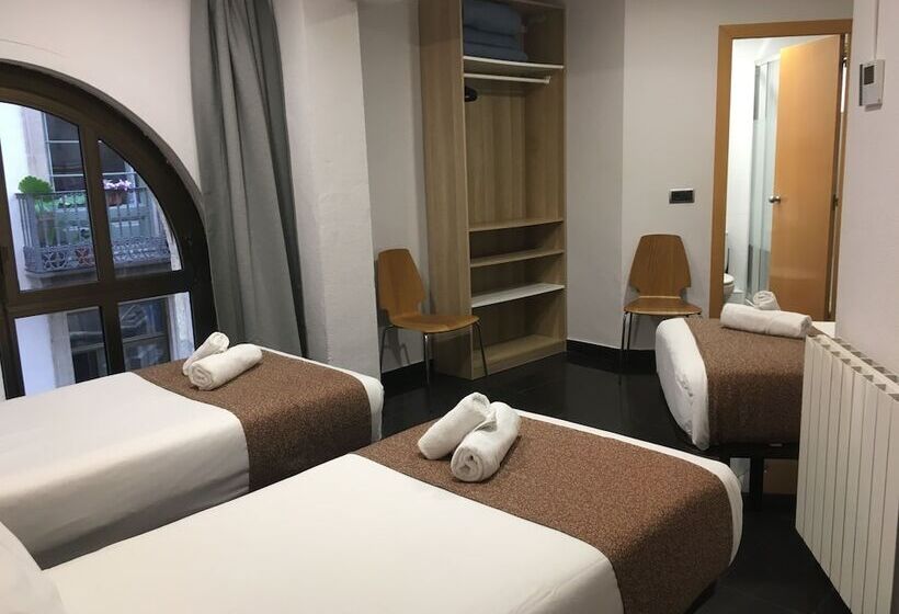 اتاق استاندارد سه نفره, Hostal Levante Barcelona