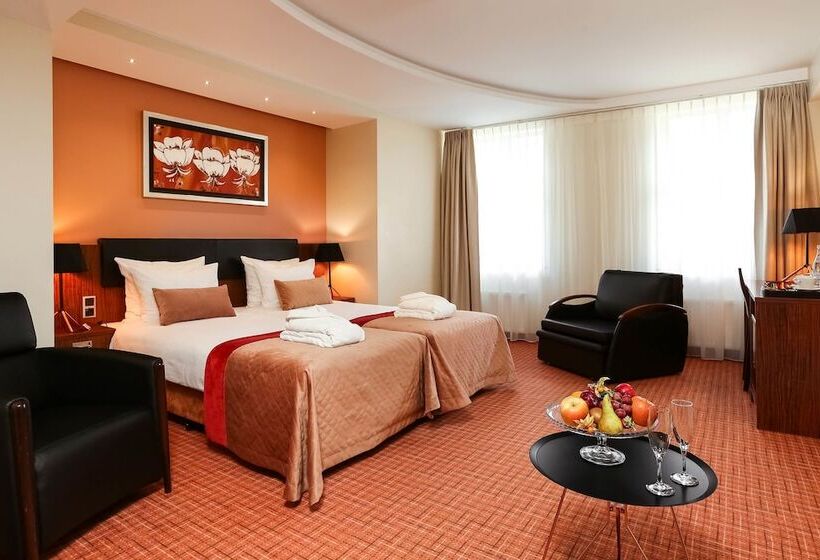 سوییت, Avalon Hotel & Conferences
