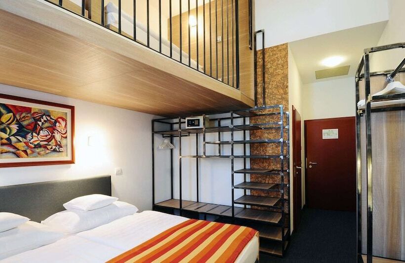 家庭间, Best Western Airport Hotel Stella