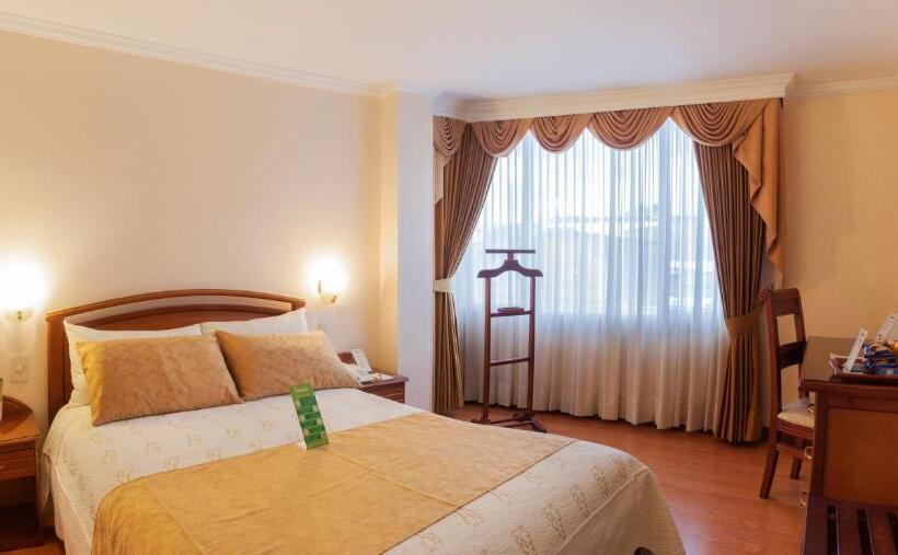 اتاق استاندارد یک نفره, Fernando Plaza