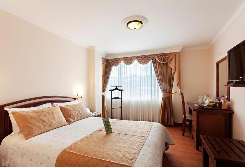 اتاق استاندارد یک نفره, Fernando Plaza