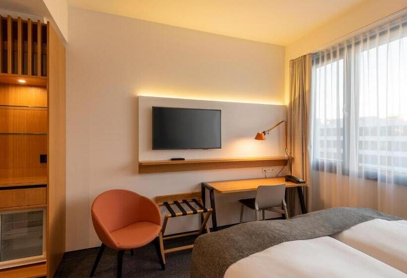 اتاق استاندارد, Holiday Inn Munich  Leuchtenbergring