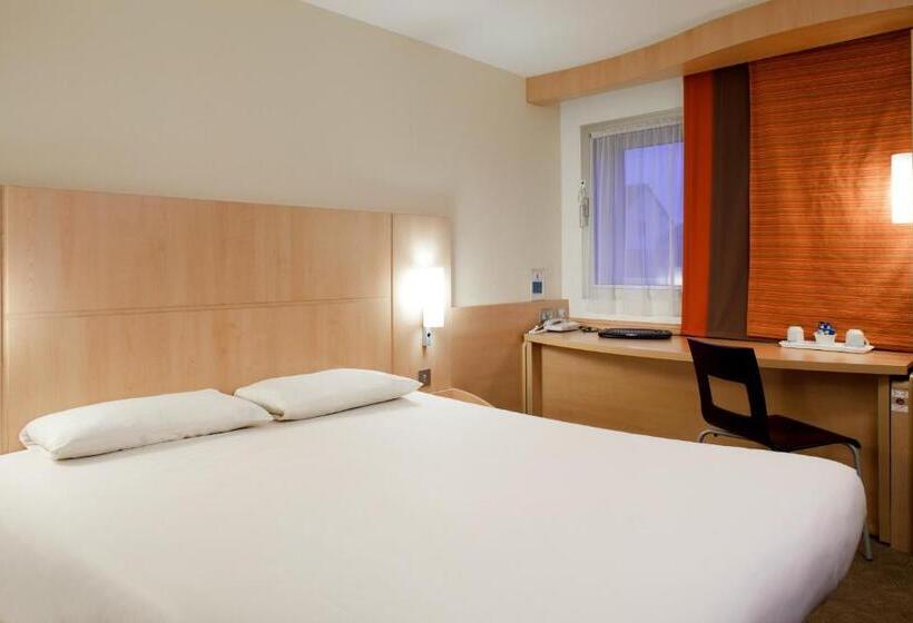 חדר משפחתי, Ibis London Heathrow Airport