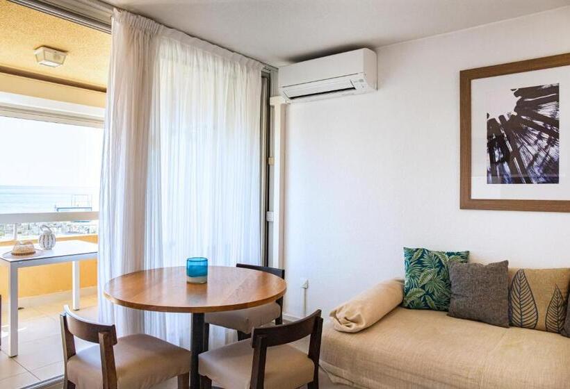 1 Bedroom Apartment with Terrace Sea View, Hotel Les Bulles de Mer