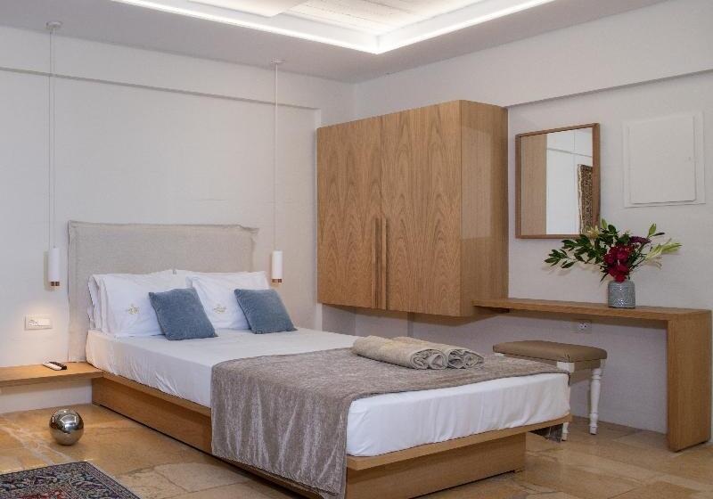 اتاق اساندارد با چشم‌انداز جانبی به دریا, Orpheas Resort