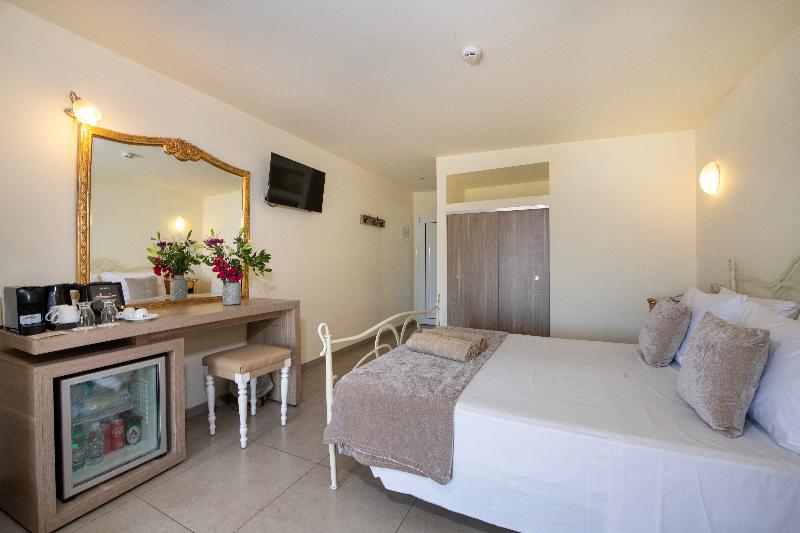 سوییت با استخر, Orpheas Resort