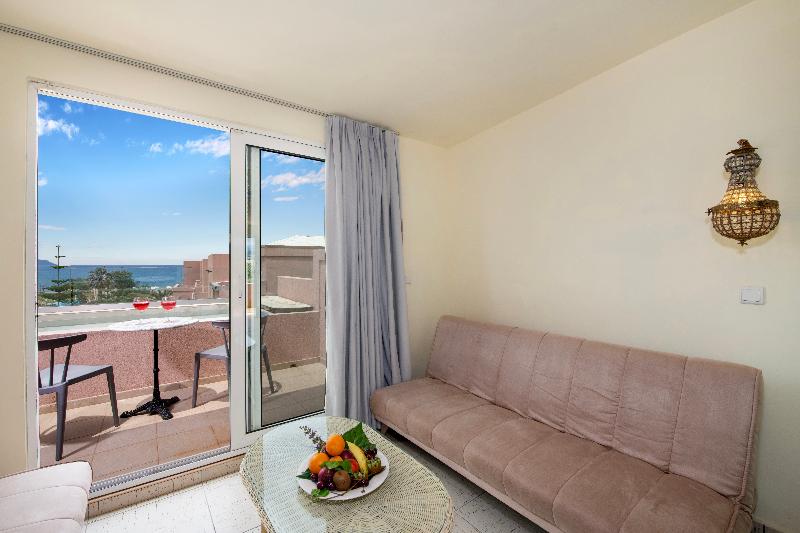 سوییت با استخر, Orpheas Resort