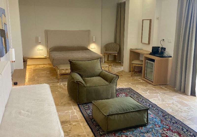 سوییت, Orpheas Resort