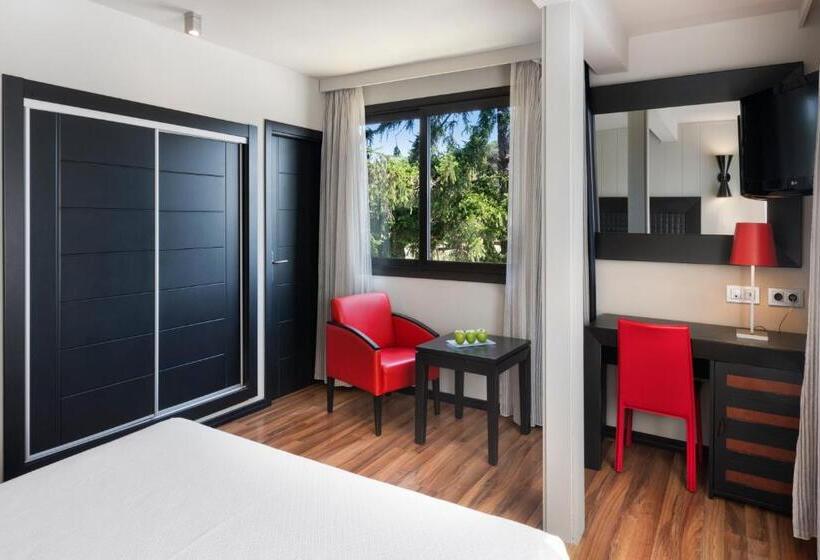 اتاق استاندارد, Salles Hotel Aeroport De Girona