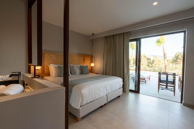 اتاق خانوادگی با چشم‌انداز استخر, Stella Palace Aqua Park Resort