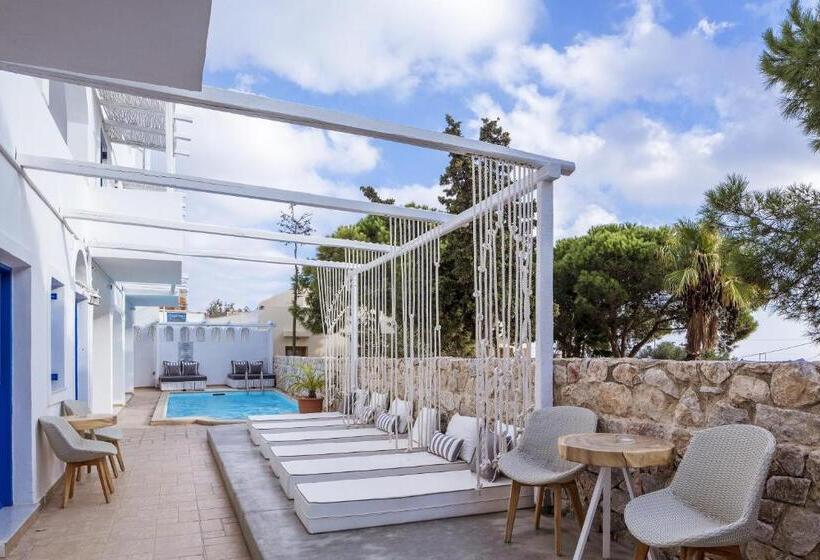 اتاق خانوادگی, Loizos Stylish Residences