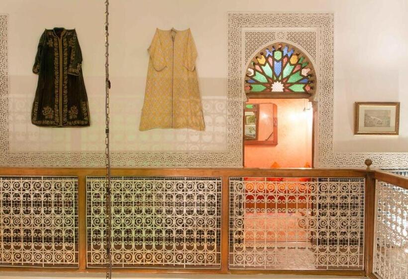 اتاق لوکس, Dar El Kebira