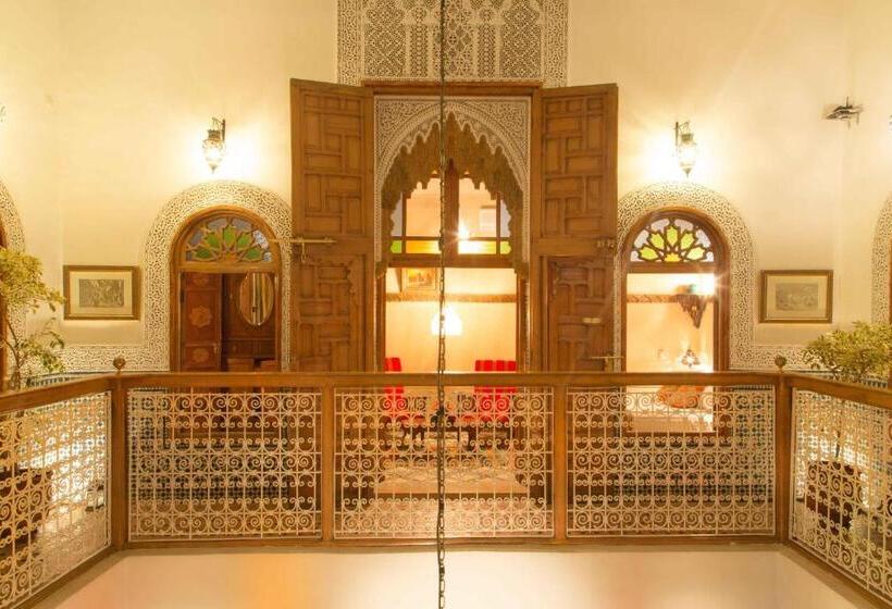 اتاق لوکس, Dar El Kebira