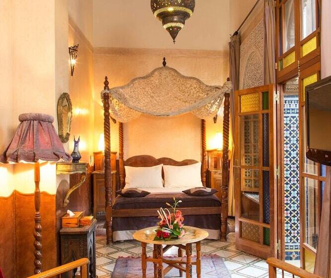اتاق لوکس, Dar El Kebira