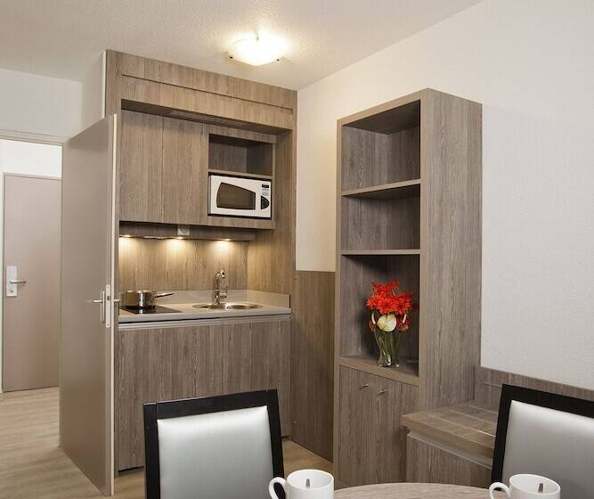 Standard Studio, Séjours & Affaires Reims Clairmarais