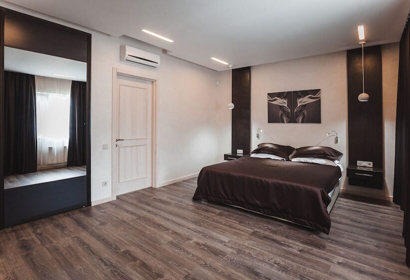 , Sun City Arcadia Apartments