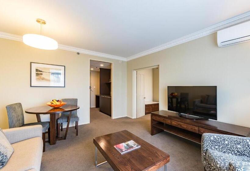 سوییت جونیور, Distinction Hotel Rotorua
