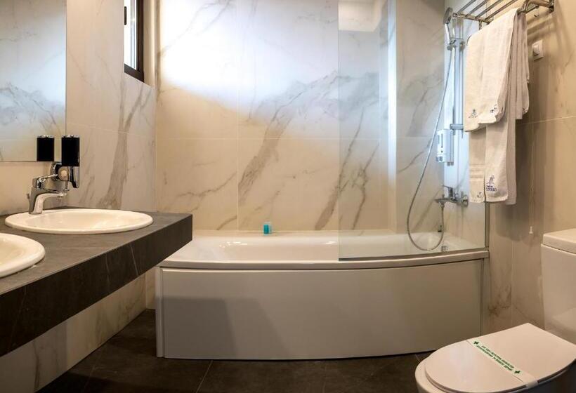 اتاق لوکس با چشم‌انداز, Grand Hotel Velingrad