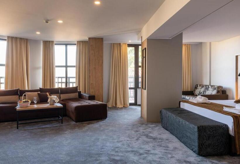 سوییت جونیور, Grand Hotel Velingrad