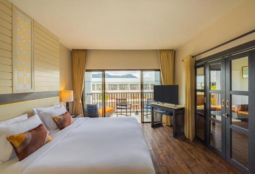 Superior Room, Deevana Plaza  Phuket Patong