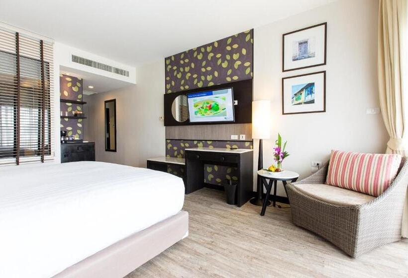 اتاق لوکس با چشم‌انداز استخر, Deevana Plaza Phuket   Sha Extra Plus