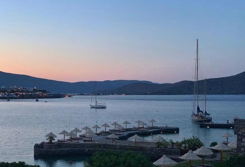 سوییت جونیور با چشم‌انداز دریا, Elounda Peninsula Luxury Resort, Six Senses Spa