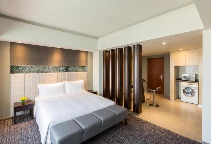 Junior Suite, Grand Mercure Shanghai Hongqiao