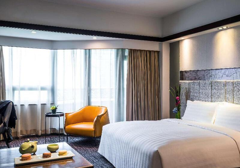 キングサイズベッド、シティビューデラックスルーム, Grand Mercure Shanghai Hongqiao