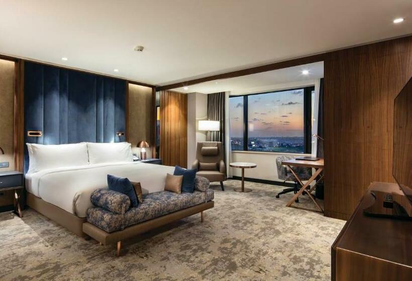 Deluxe Suite Kingsize Bett, Hilton Istanbul Maslak