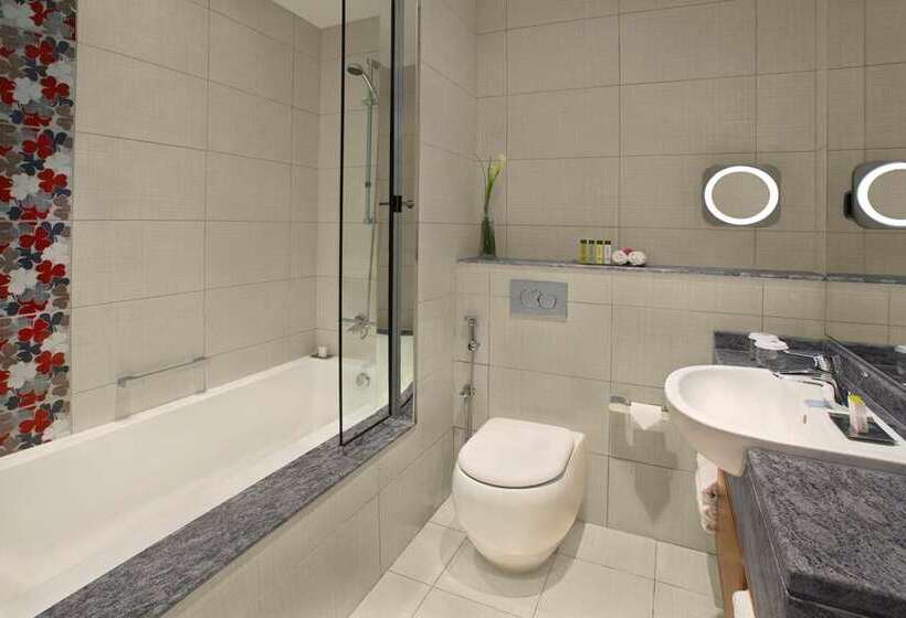 اتاق استاندارد با تخت بزرگ, Hilton Podgorica Crna Gora