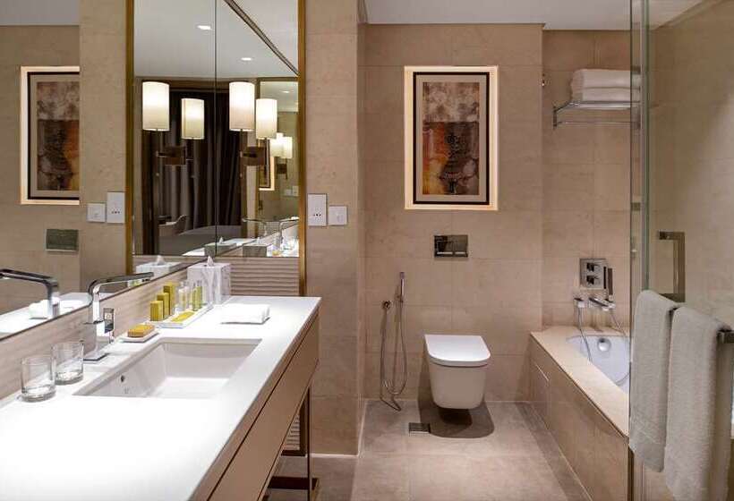 اتاق استاندارد با تخت بزرگ, Hilton Podgorica Crna Gora
