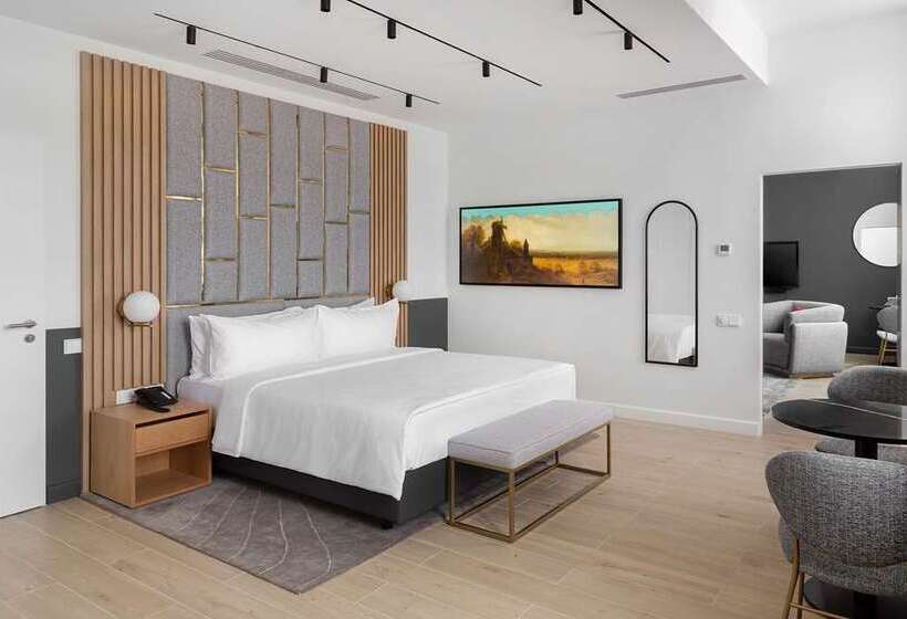 اتاق استاندارد با تخت بزرگ, Hilton Podgorica Crna Gora
