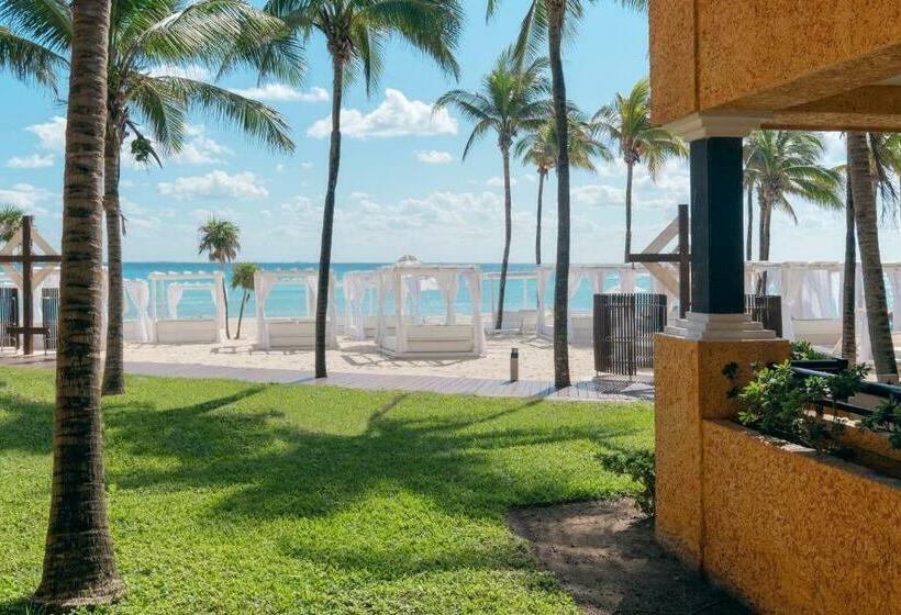 سوییت جونیور با چشم‌انداز دریا, Iberostar Waves Tucán