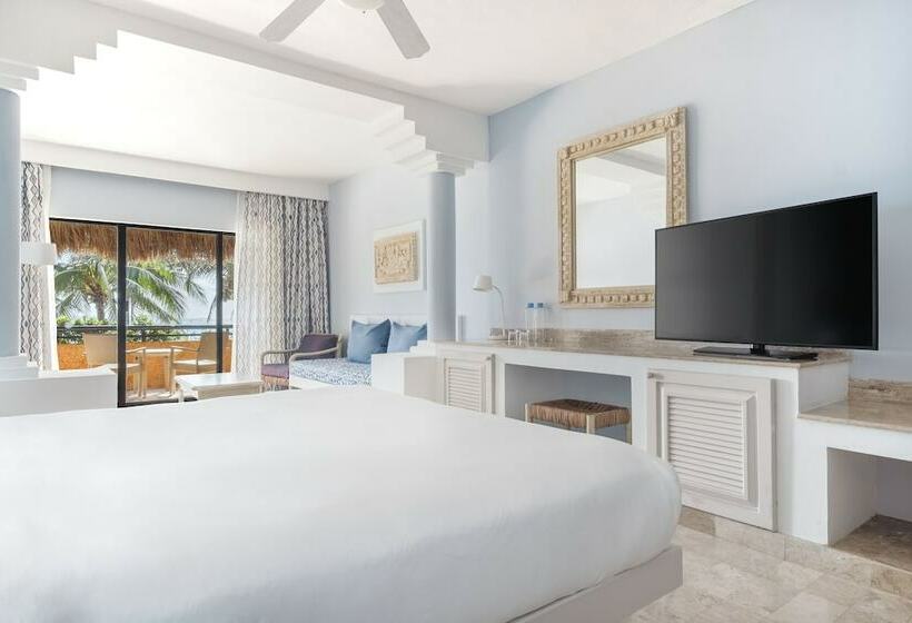سوییت جونیور با چشم‌انداز دریا, Iberostar Waves Tucán