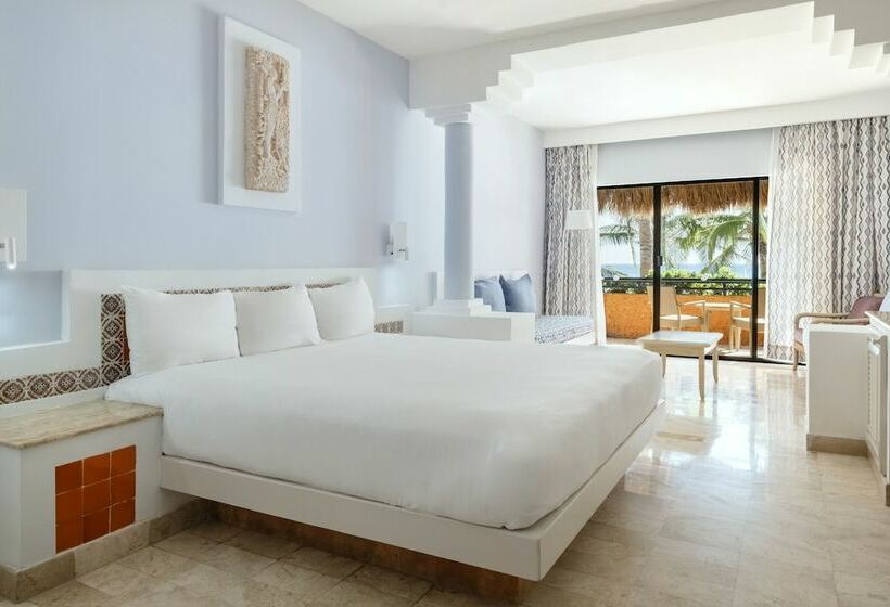 سوییت جونیور با چشم‌انداز دریا, Iberostar Waves Tucán