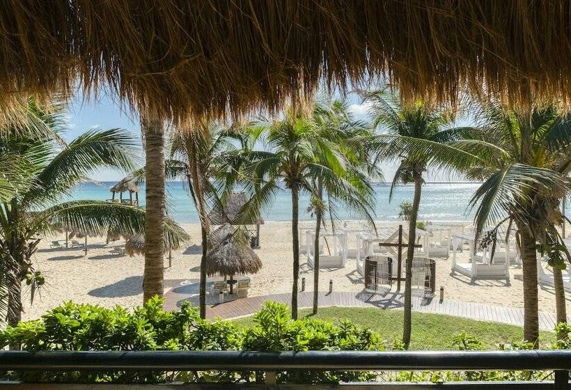 سوییت جونیور با چشم‌انداز دریا, Iberostar Waves Tucán