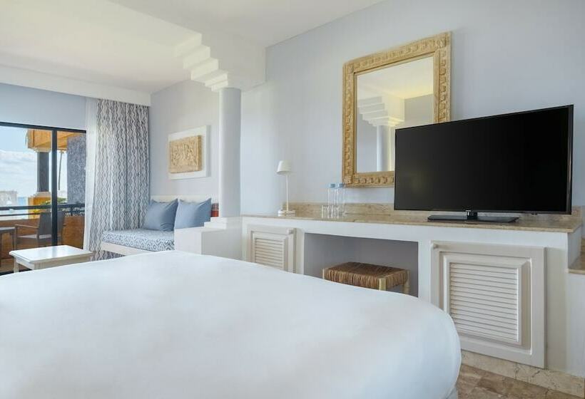 سوییت جونیور با چشم‌انداز دریا, Iberostar Waves Tucán