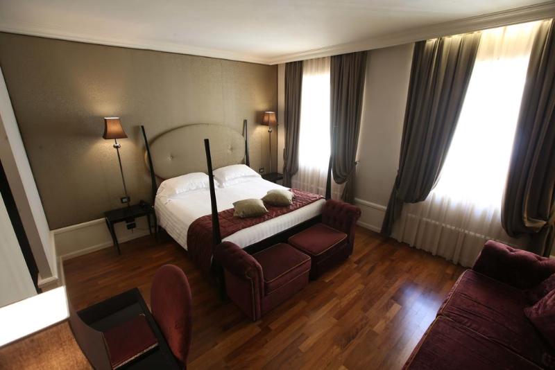 اتاق لوکس سه تخته, Milano & Spas