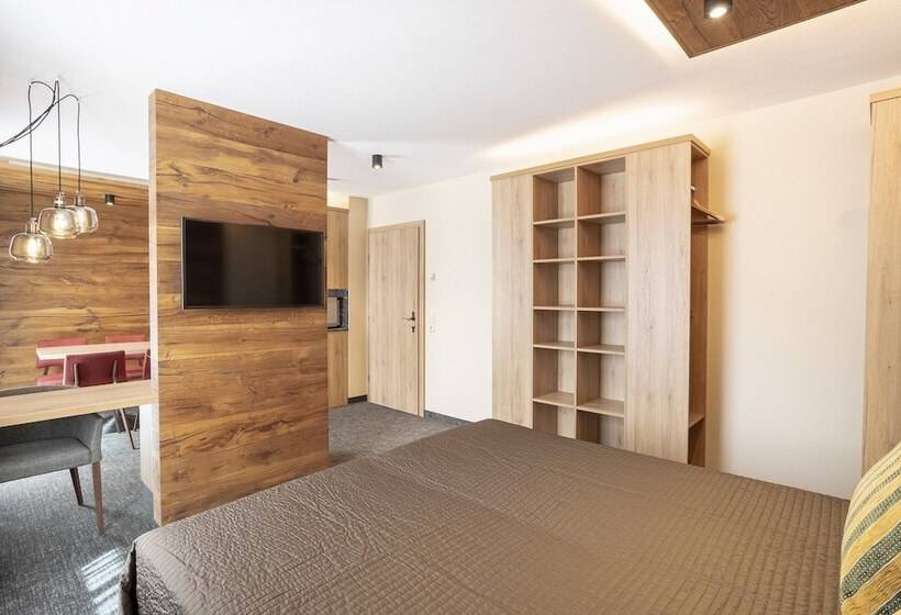 1 Bedroom Apartment, Neue Post