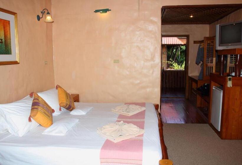 اتاق لوکس با تخت بزرگ, Phu Pha Nam Resort