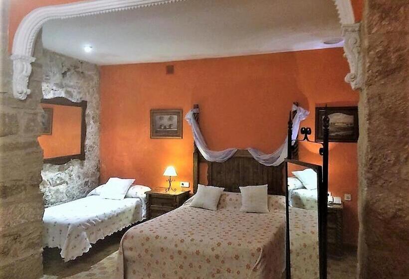 اتاق استاندارد سه نفره, Palacio Guzmanes