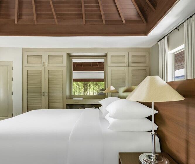 Вилла 3 Спальни с Бассейном, The Pavilions Phuket