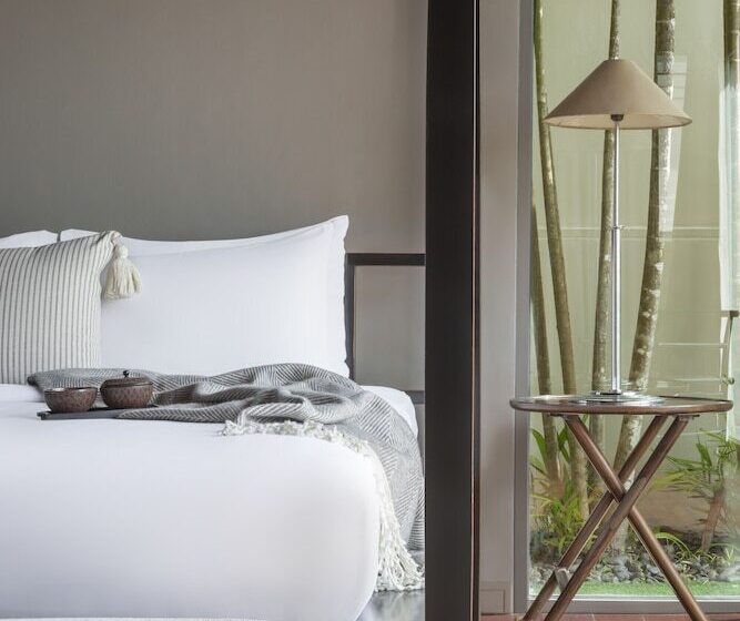Вилла 3 Спальни с Бассейном, The Pavilions Phuket