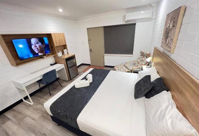 اتاق اجرایی با تخت بزرگ, Katherine Motel