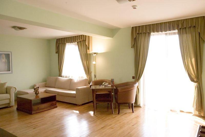 سوییت جونیور با بالکن, Meridian Hotel Bolyarski