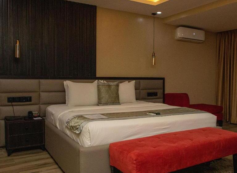 اتاق لوکس با تخت بزرگ, Bon Hotel Nest Ibadan